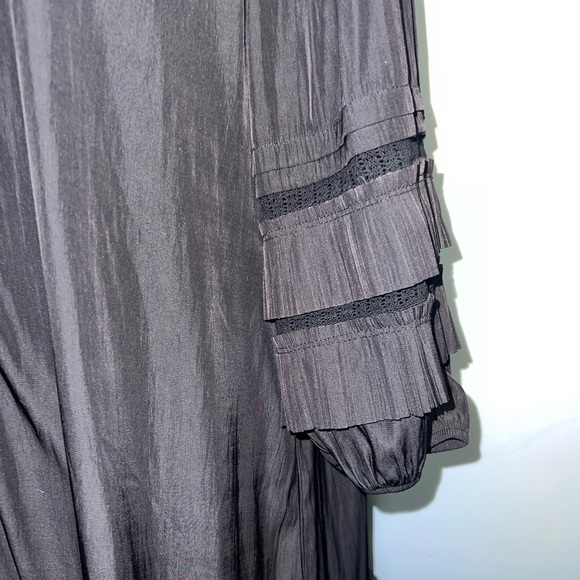 Pleat Detail Midi Dress - Picture 4 of 7